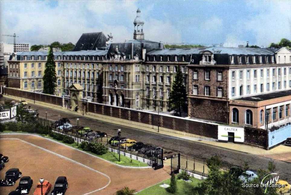 92 Issy Les Moulineaux Le Seminaire.jpg